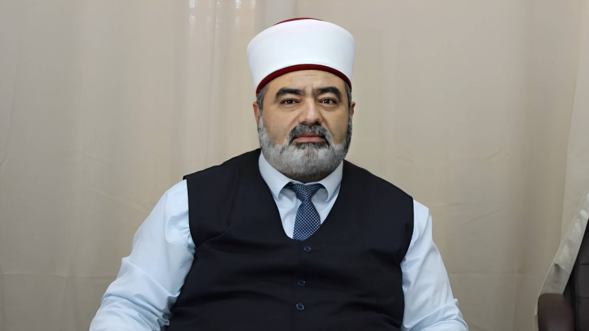 مصادر فلسطينية: الاحتلال يعتقل خطيب الأقصى الشيخ محمد سرندح