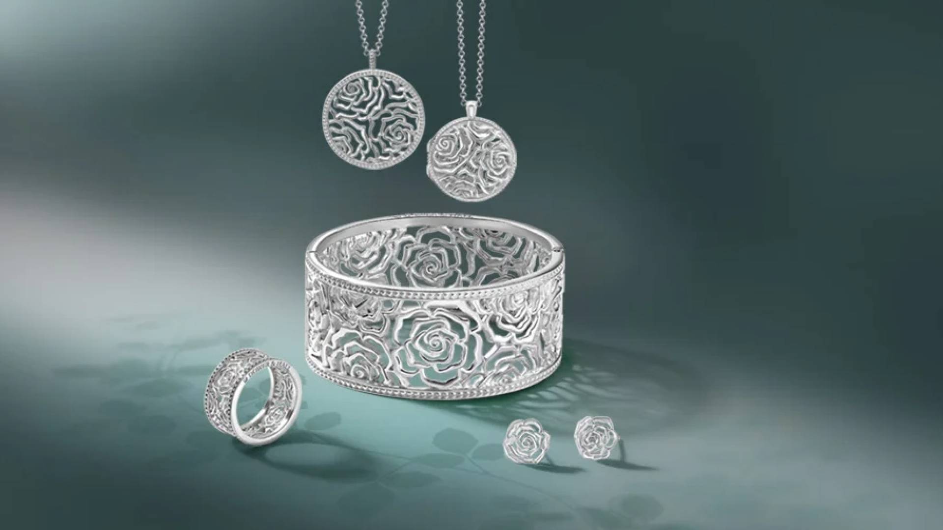 مجوهرات فضية