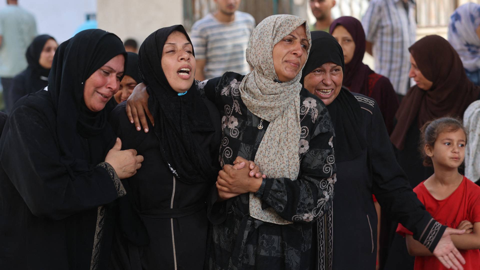 ارشيفية.. معاناة اهالي قطاع غزة