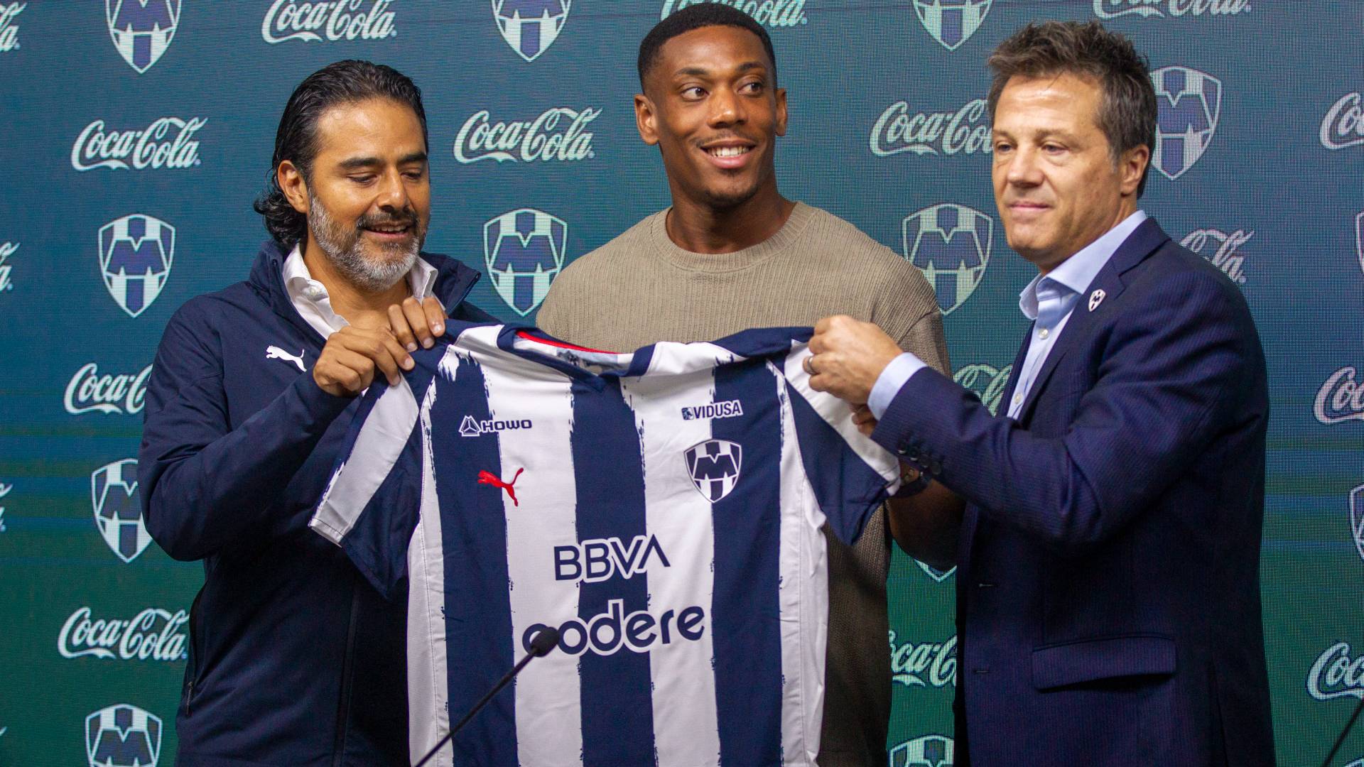 من تقديم  اللاعب الفرنسي أنتوني مارسيال