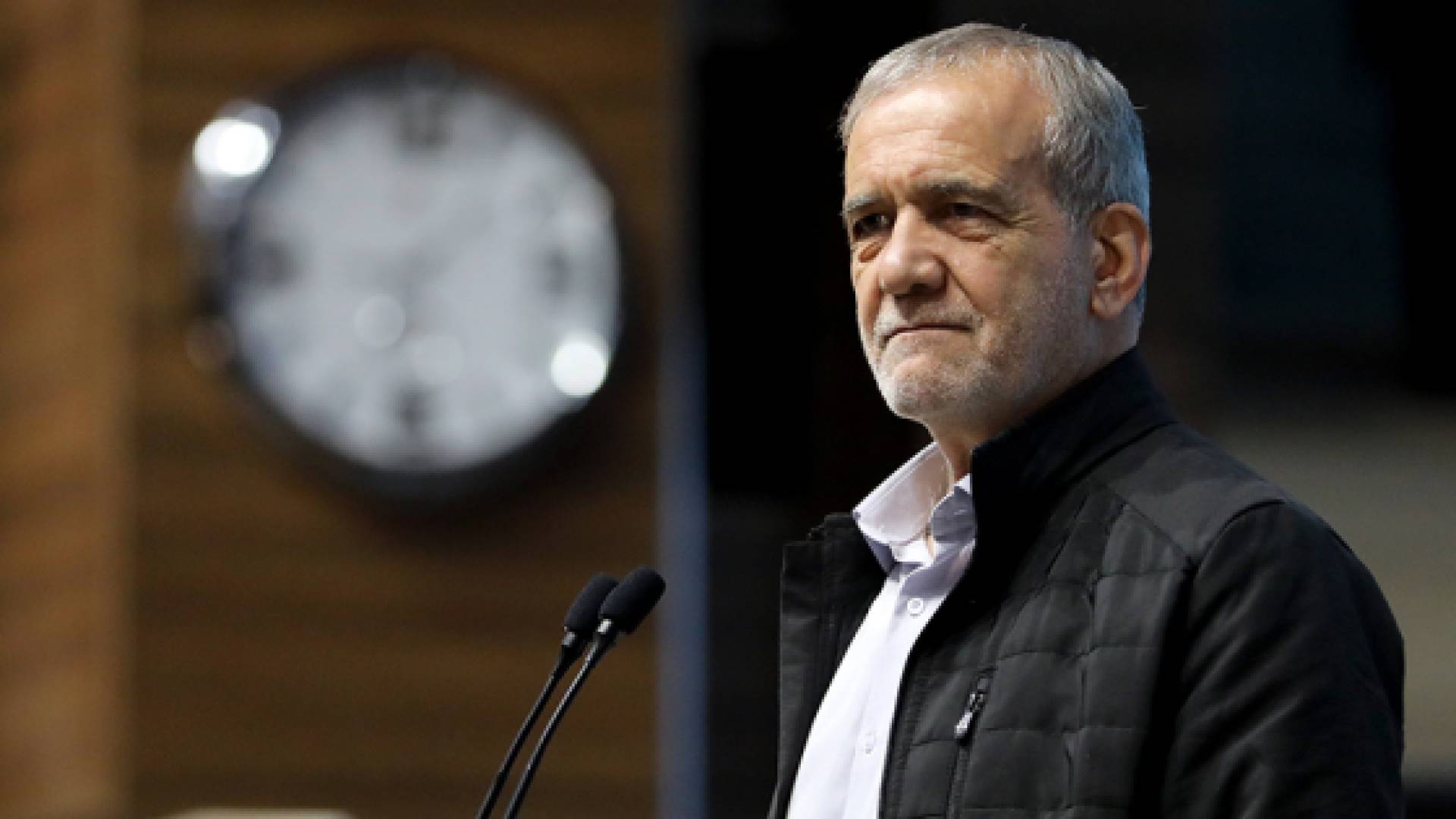 الرئيس الإيراني يتحدى العقوبات: لا يمكن إيقافنا وقادرون على بناء ما هو أعظم