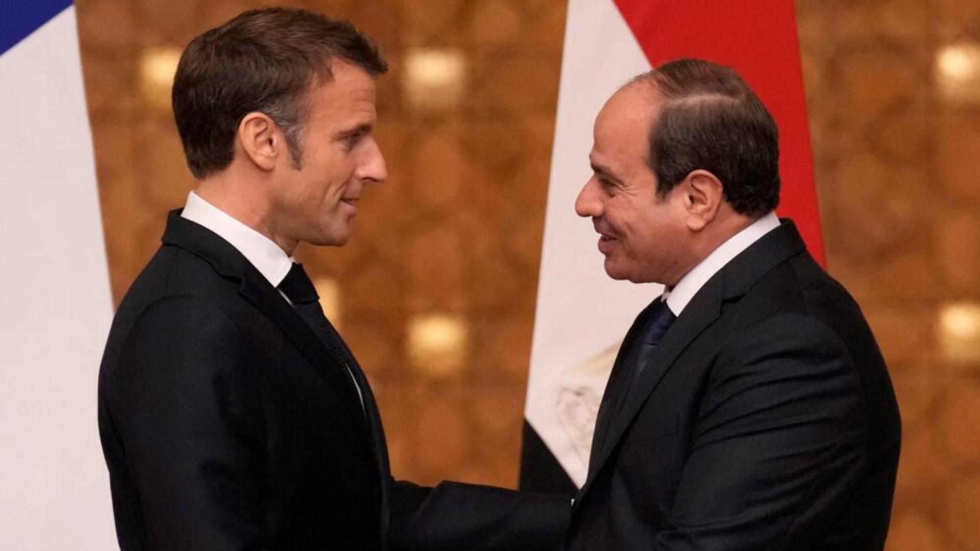 في اتصال هاتفي.. السيسي وماكرون يبحثان خفض التصعيد بالمنطقة