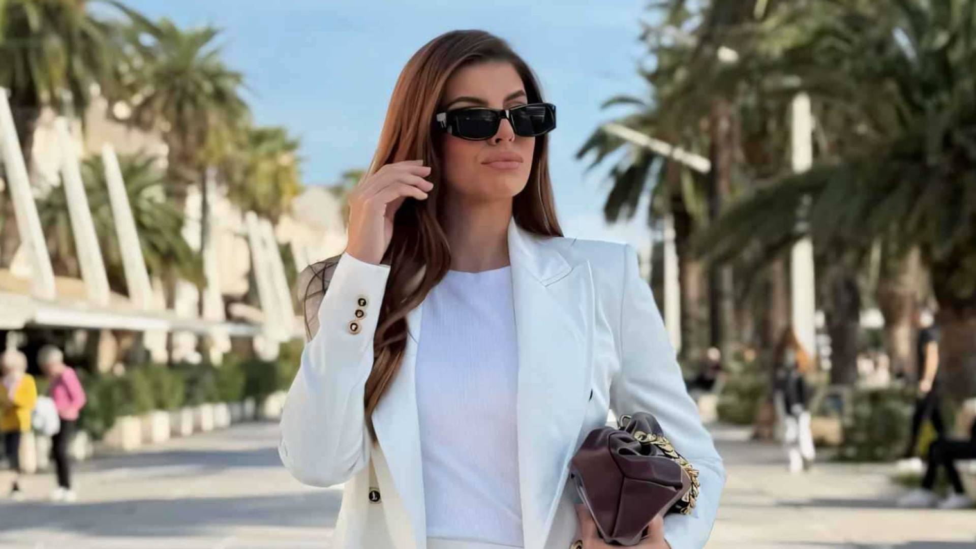 المؤثرة وصانعة المحتوى الشابة آدنا روفشاني-أومربغوفيتش