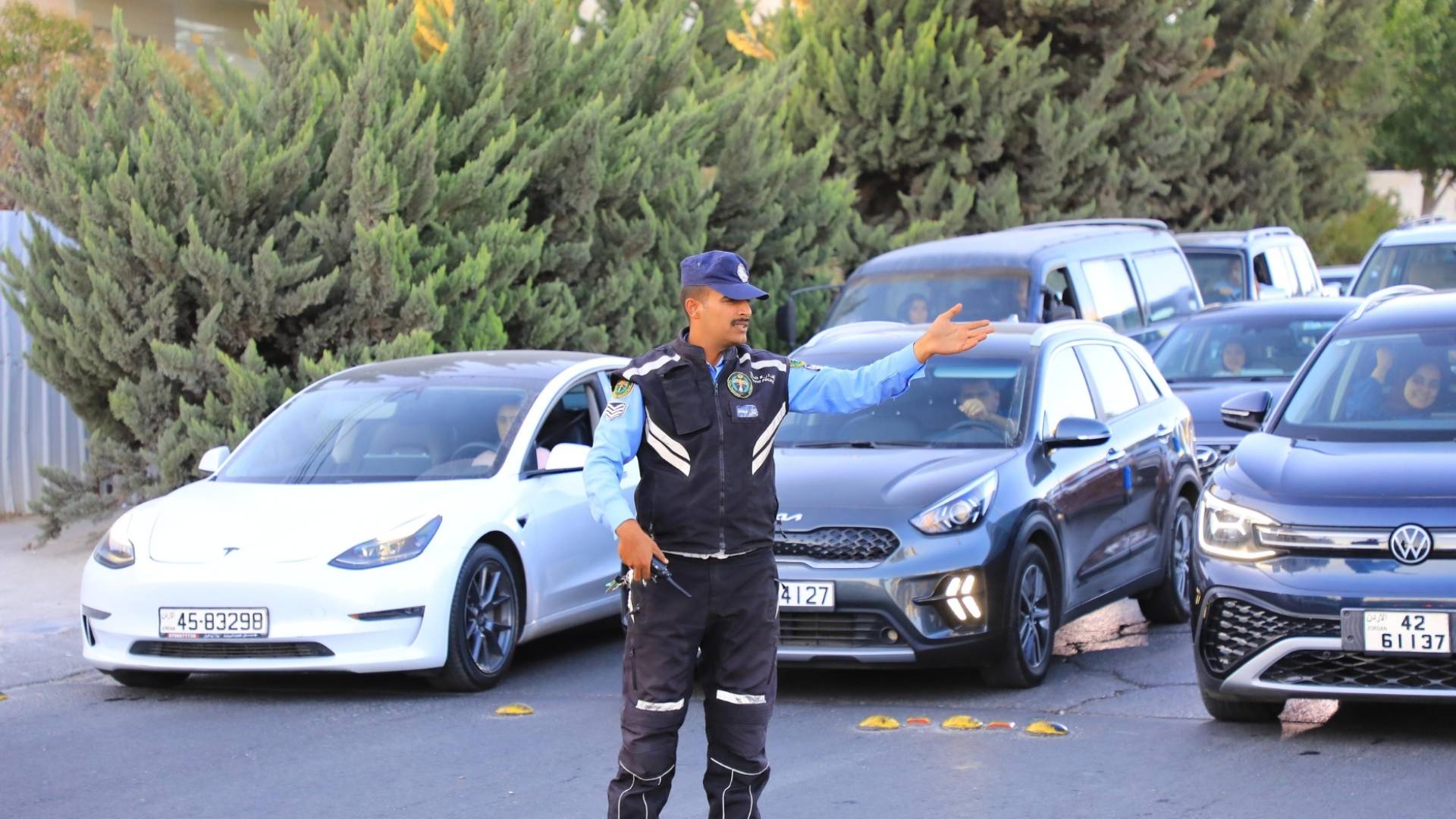 إدارة السير: تباطؤ بحركة المرور بسبب تعطل صهريج عند مخرج نفق طارق باتجاه إشارات المشاغل في عمان