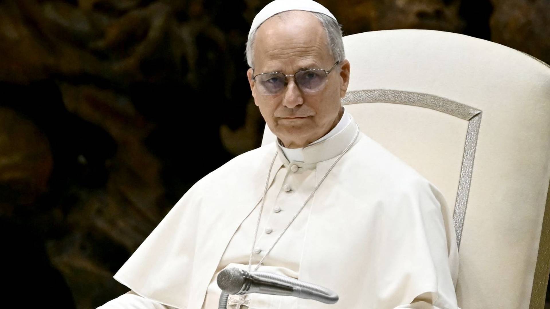 البابا ليو الرابع عشر