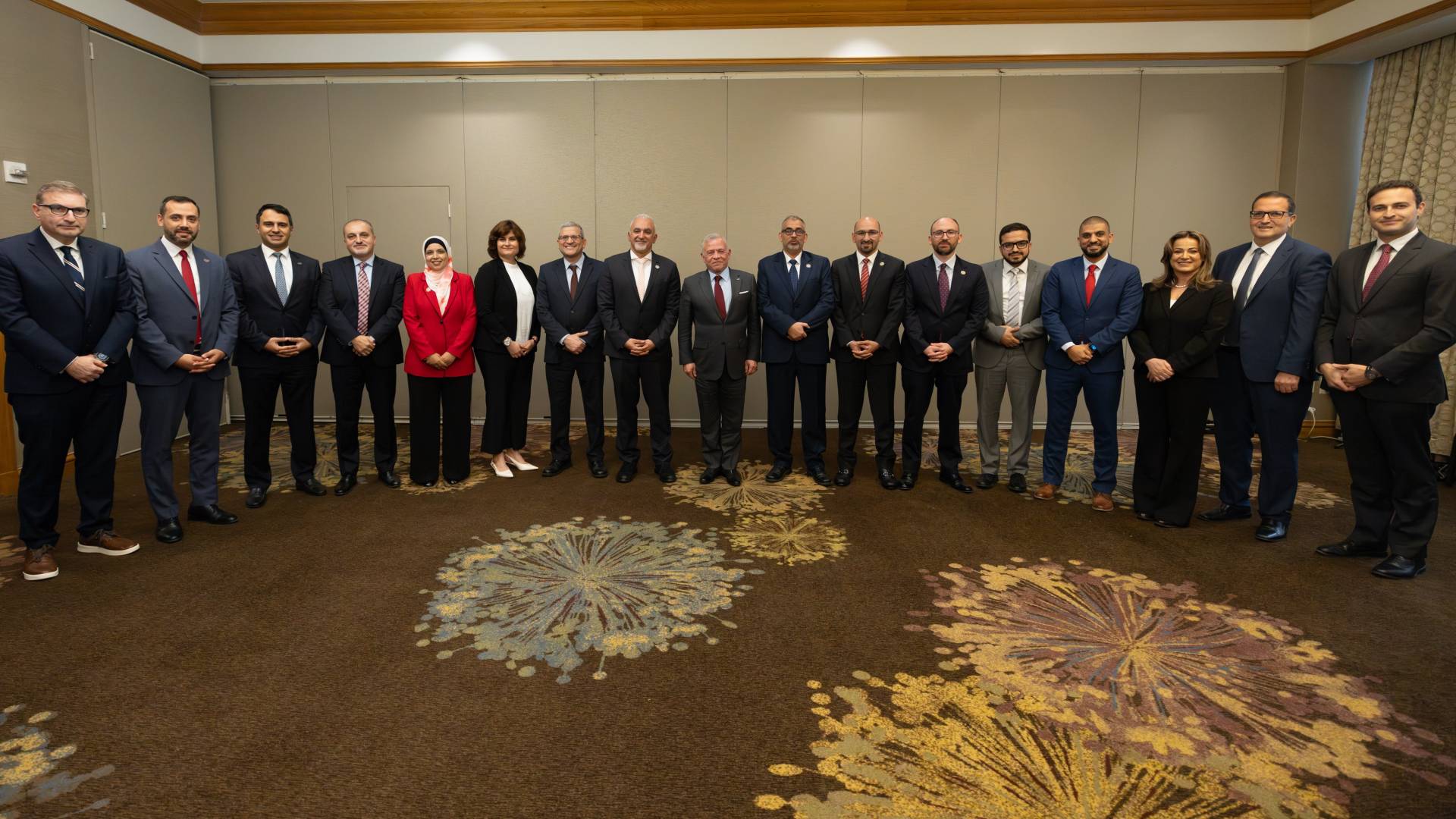 الملك يلتقي جمعية الأطباء الأردنية الأمريكية بنيويورك ويشيد بدعمهم للقطاع الصحي في المملكة.. فيديو وصور