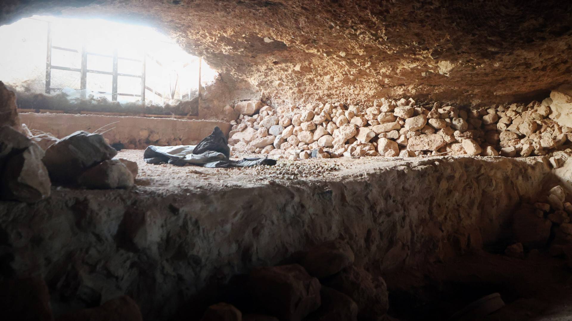 سجن "مغارة الموت" في حمص