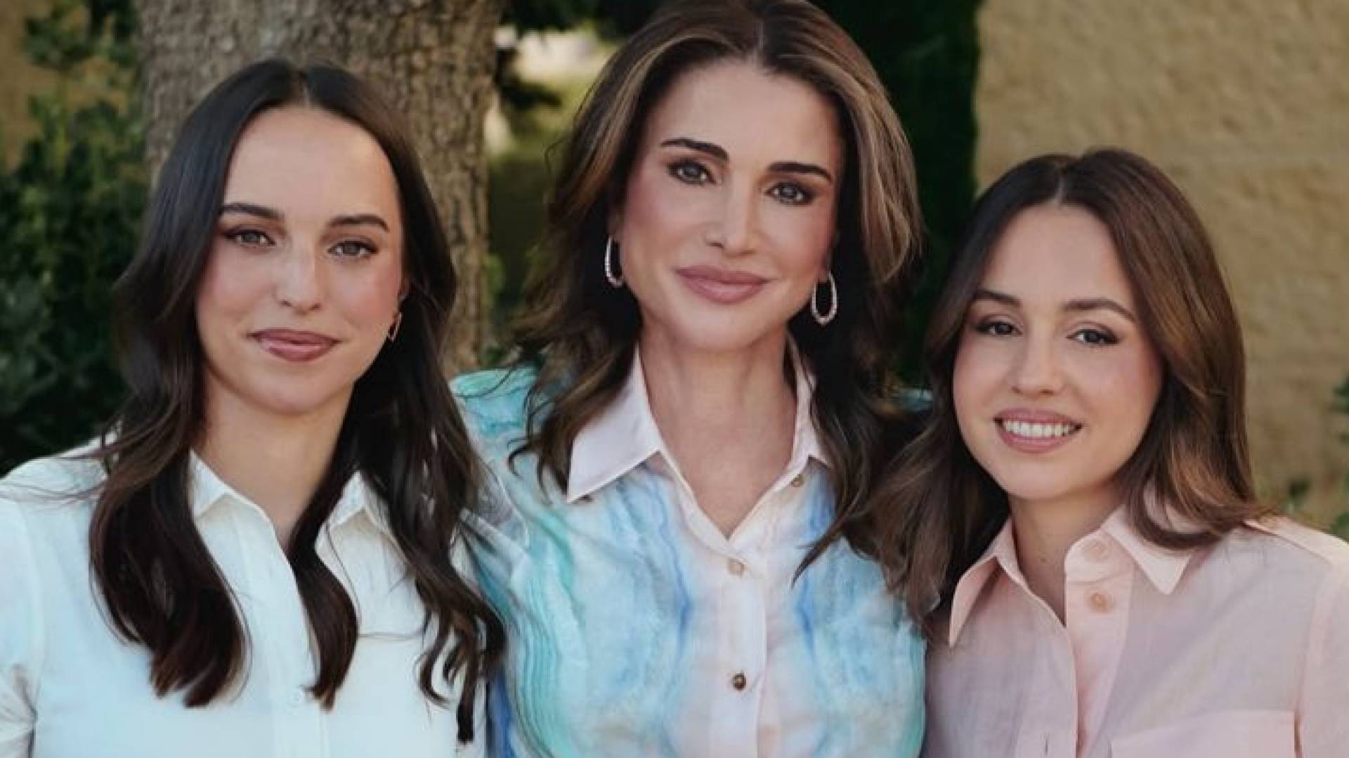 الملكة رانيا للأميرتين إيمان وسلمى: حفيداتي ينافسنكم بالغلاوة!