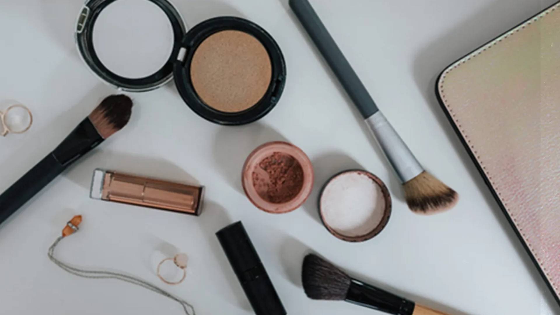 "الغذاء والدواء" تضبط صفحة إلكترونية تروج لمنتجات تجميل غير مرخصة بوثيقة تسجيل مزورة