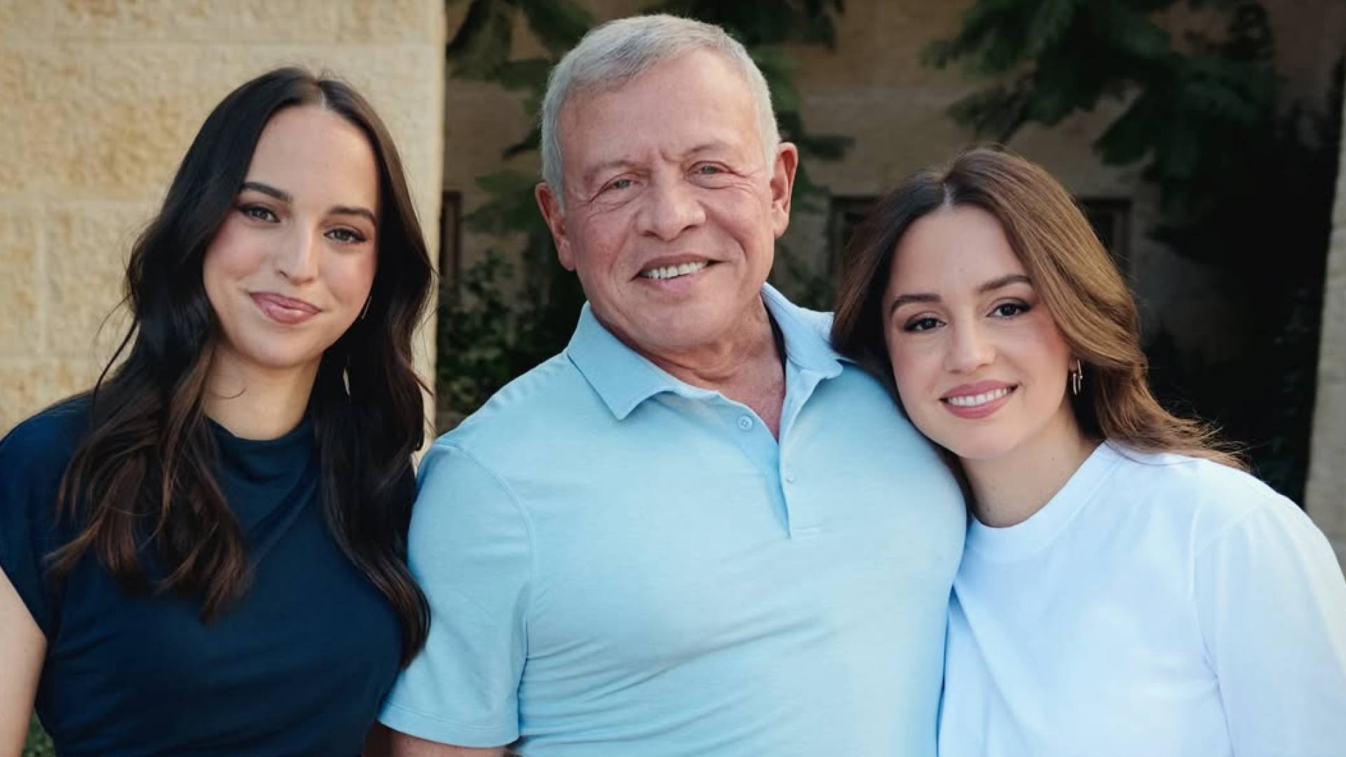 الملك عبد الله الثاني و الأميرة إيمان والأميرة سلمى