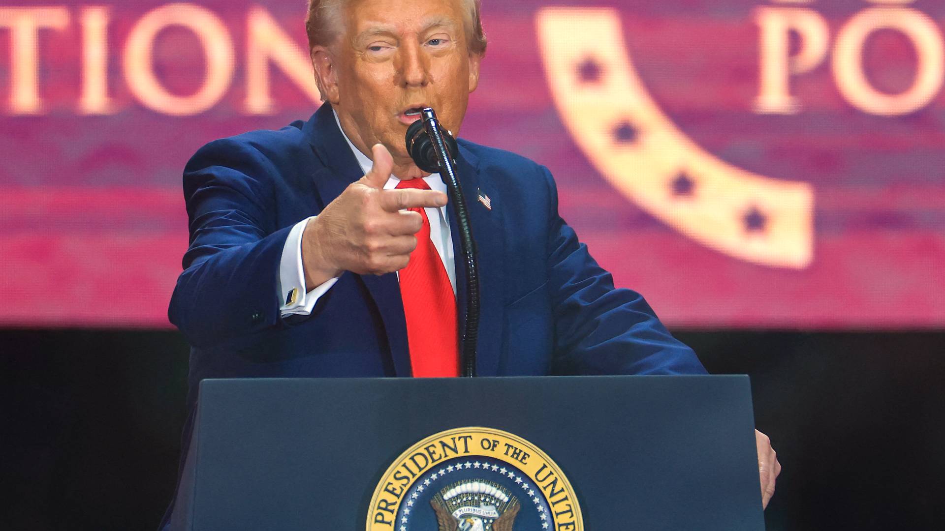 دونالد ترمب