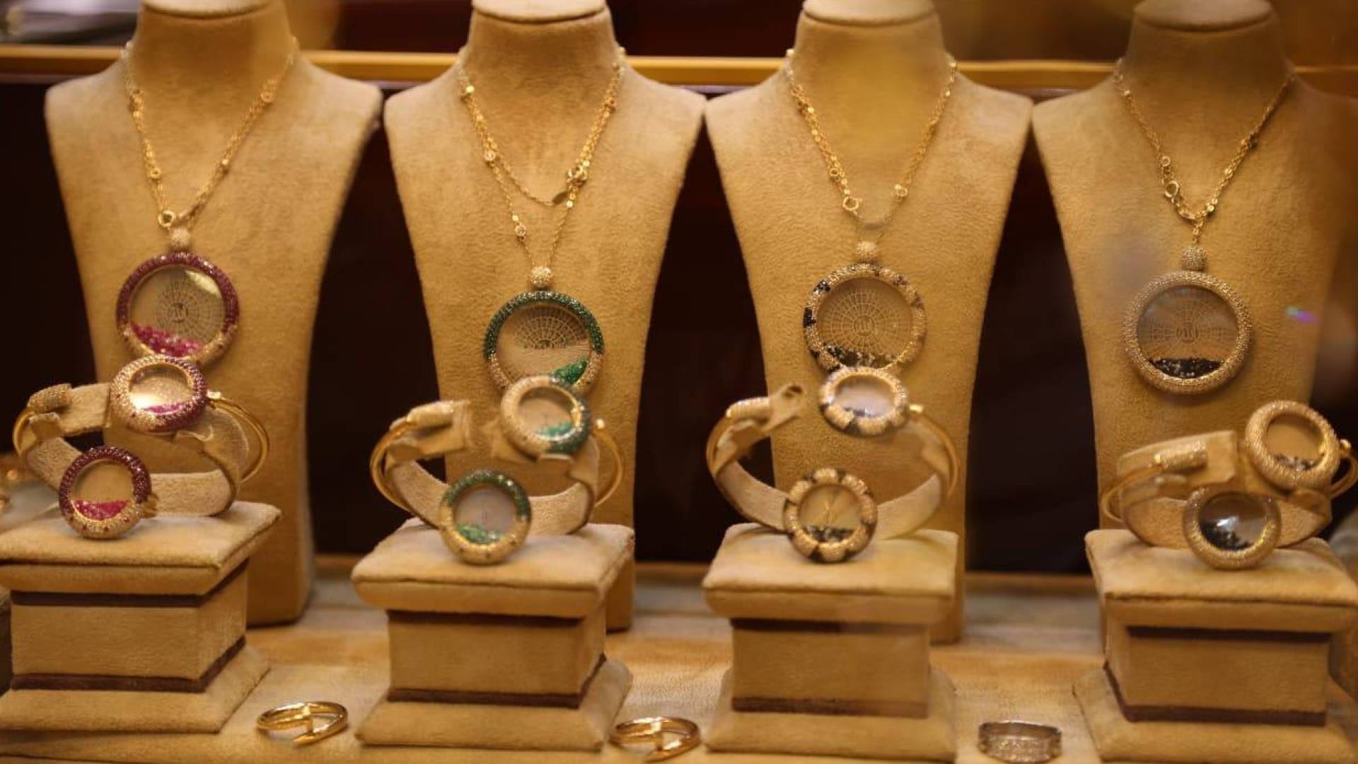 مجوهرات ذهبية