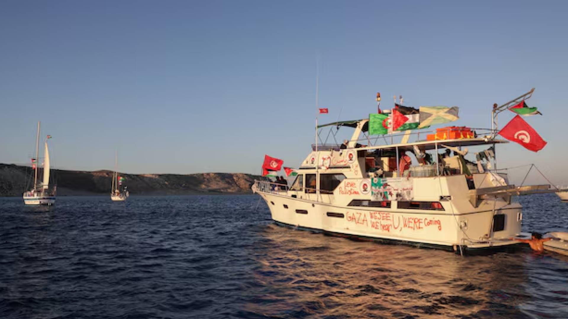 احدى سفن اسطول الصمود