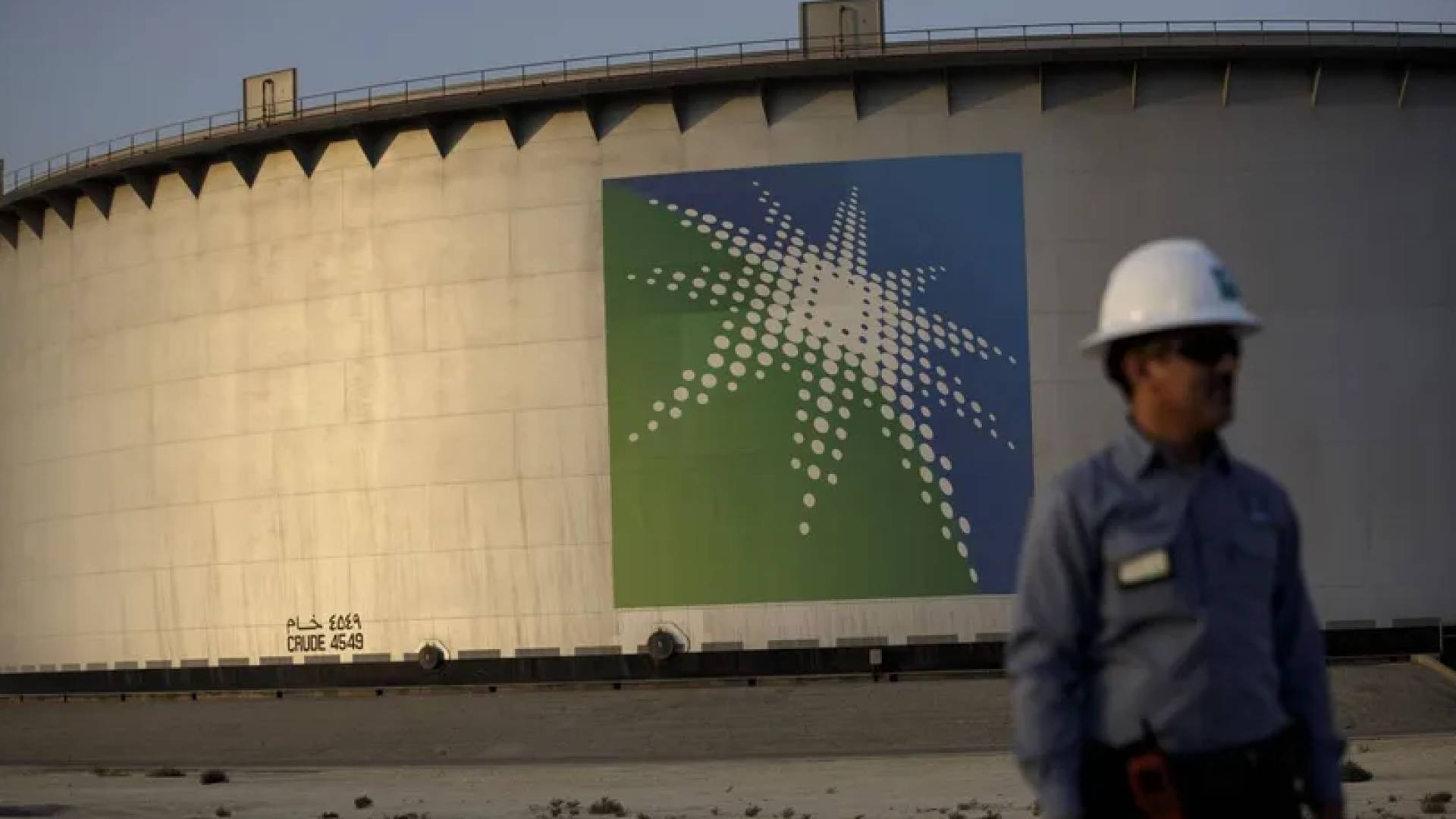 استطلاع: السعودية تتجه لرفع أسعار نفطها الخام