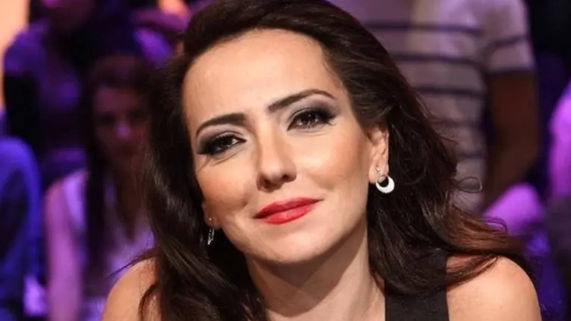 الفنانة السورية امل عرفة