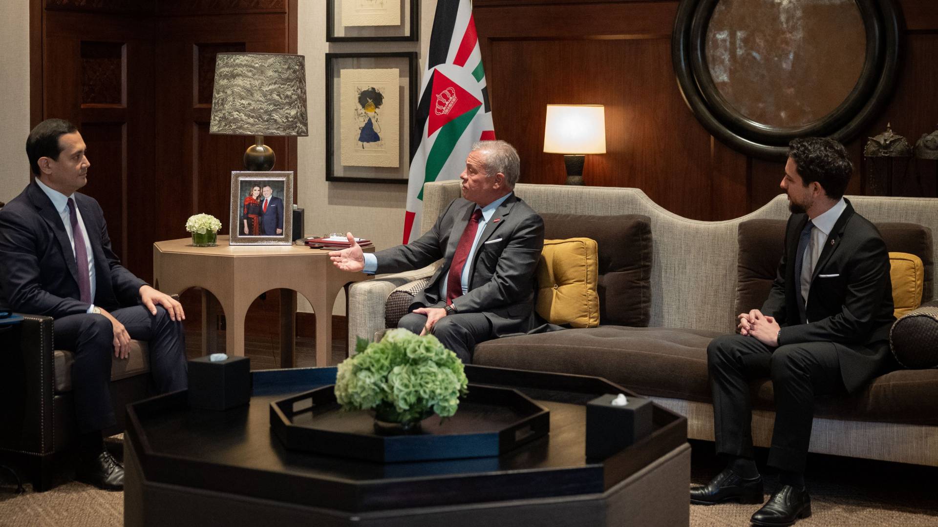 الملك يستقبل مستشار رئيس جمهورية أوزبكستان