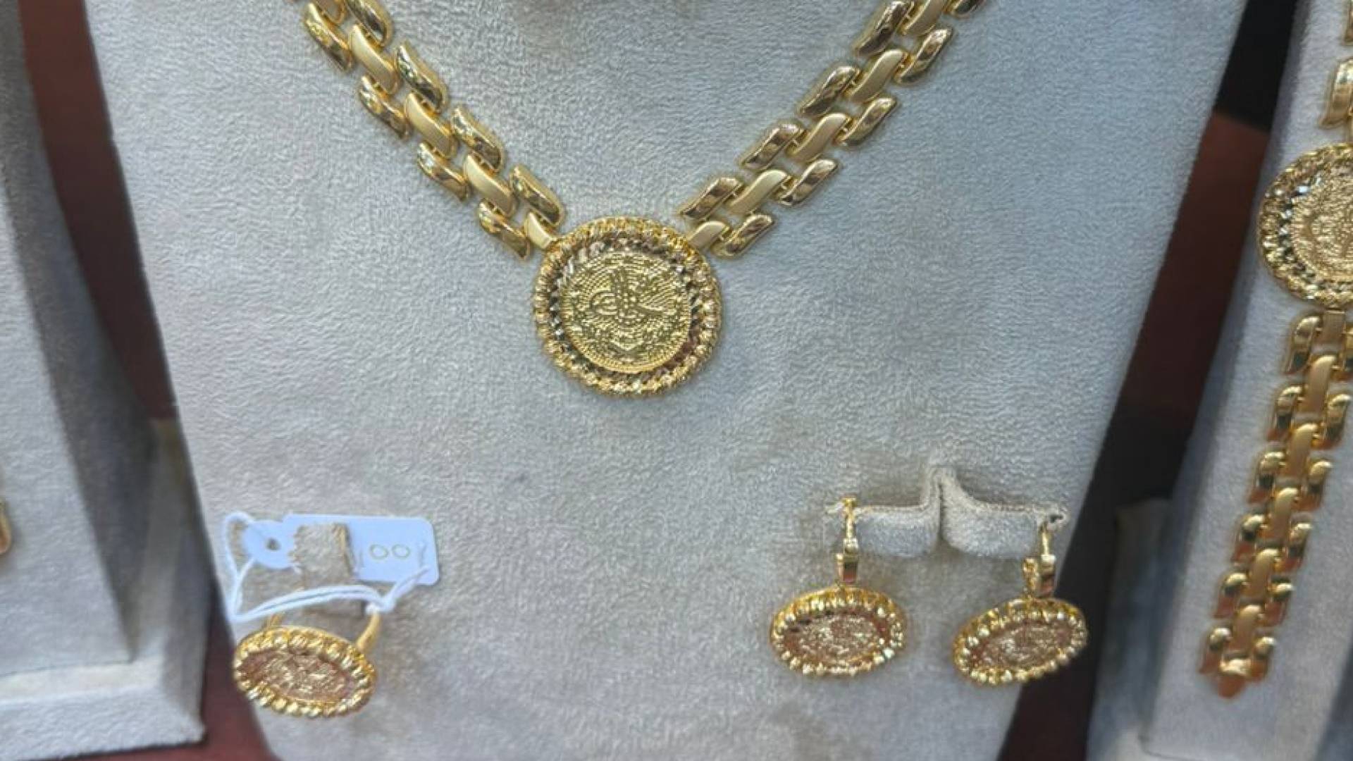 مشغولات ذهبية