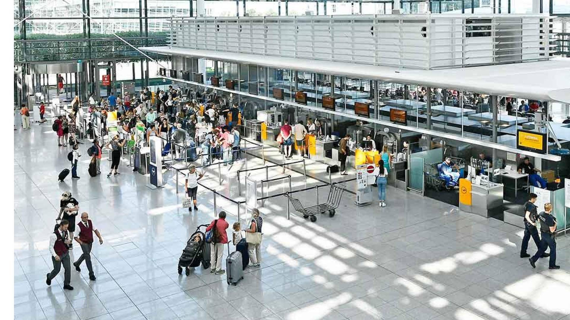 طائرات مسيرة مجهولة تشل حركة مطار ميونيخ وألمانيا في حالة تأهب