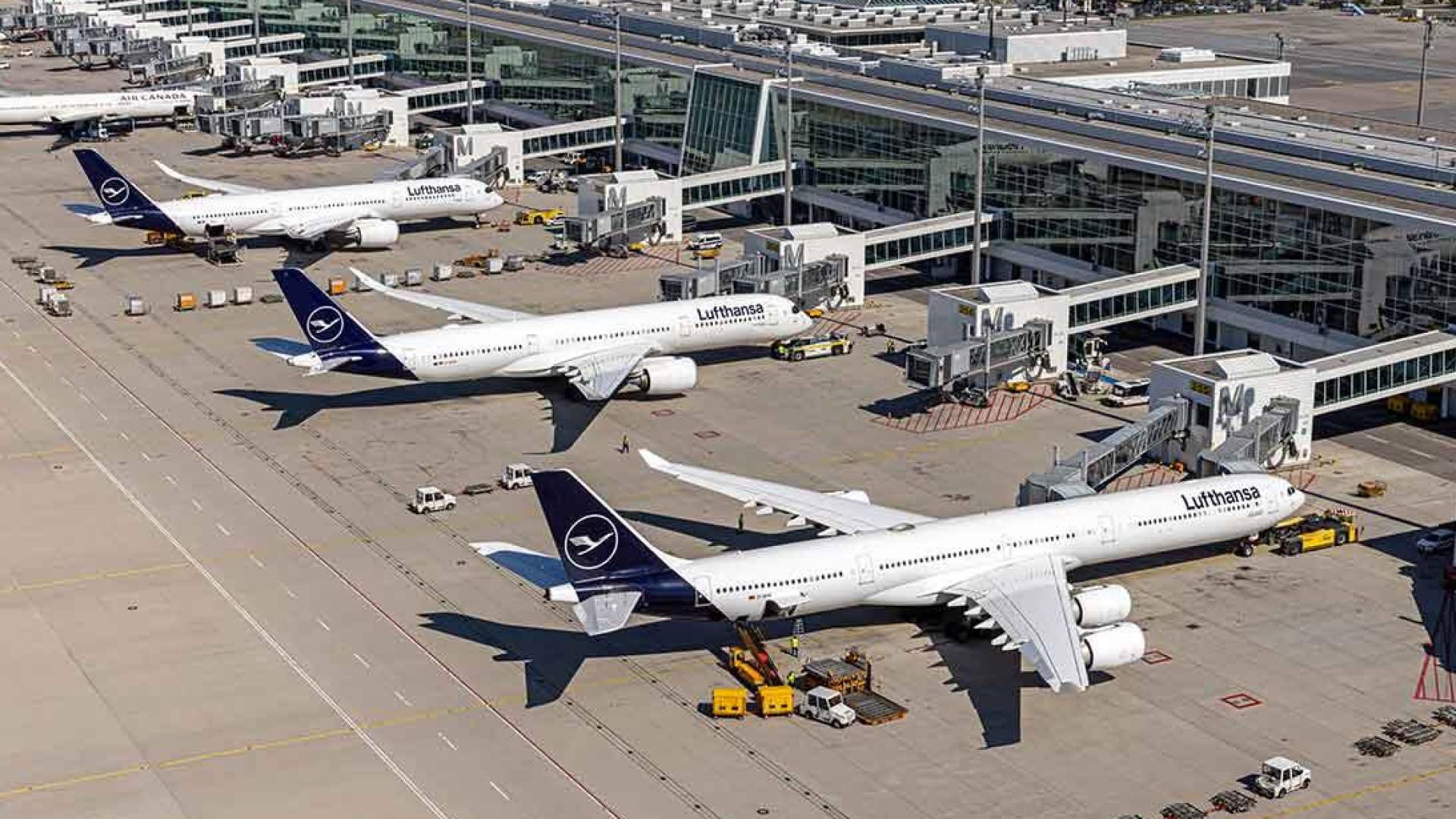 بعد ليلة من الفوضى.. إعادة فتح مطار ميونيخ والحادث يفاقم المخاوف الأوروبية من "حرب المسيرات"