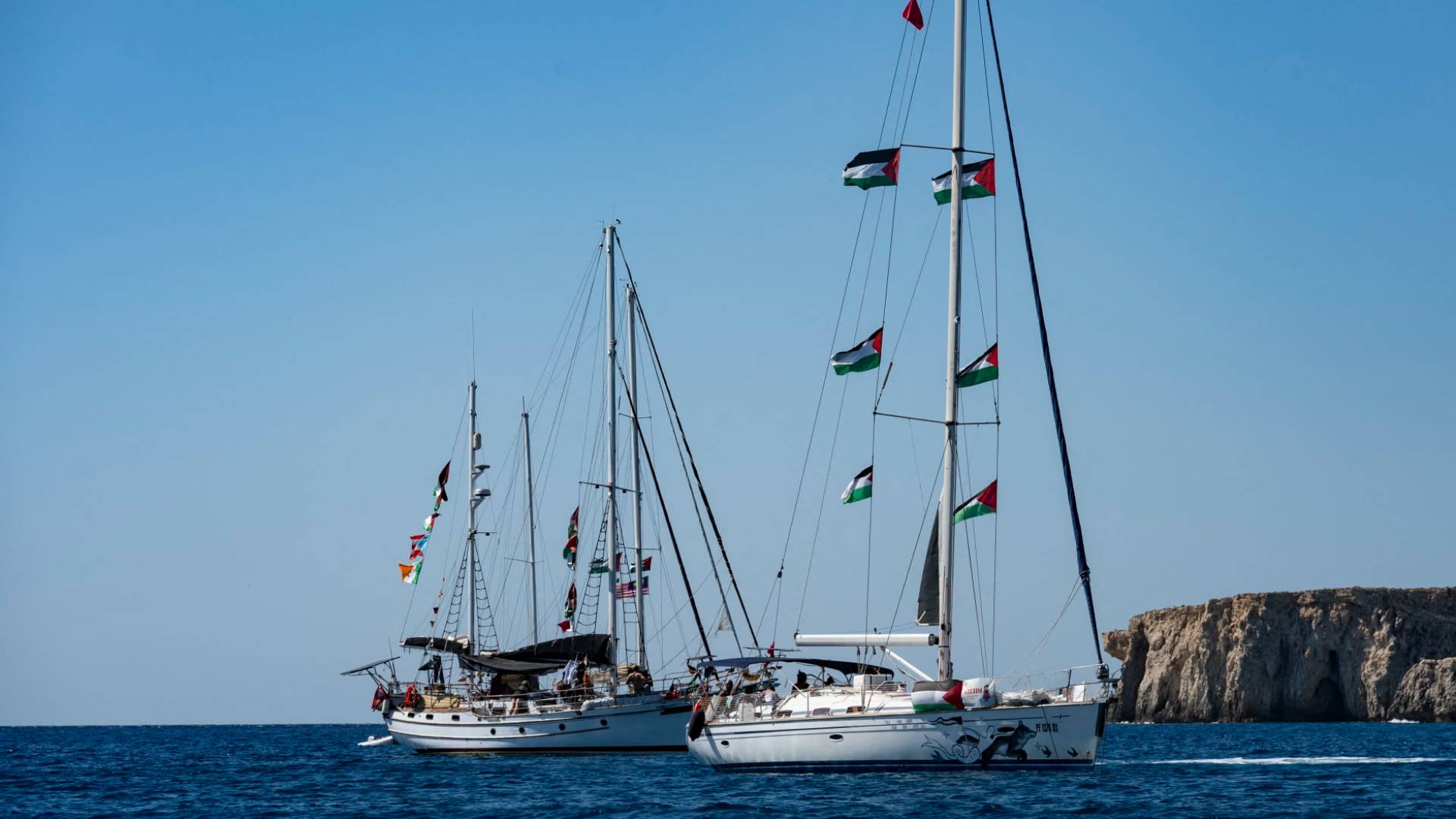 احدى سفن اسطول الصمود