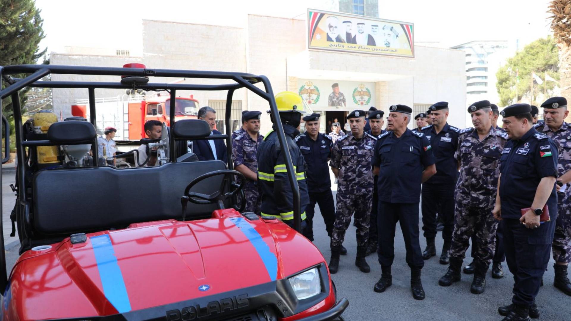 مدير الأمن العام يزور مديرية الدفاع المدني ويطلع على خطة التعامل  الأمثل مع فصل الشتاء