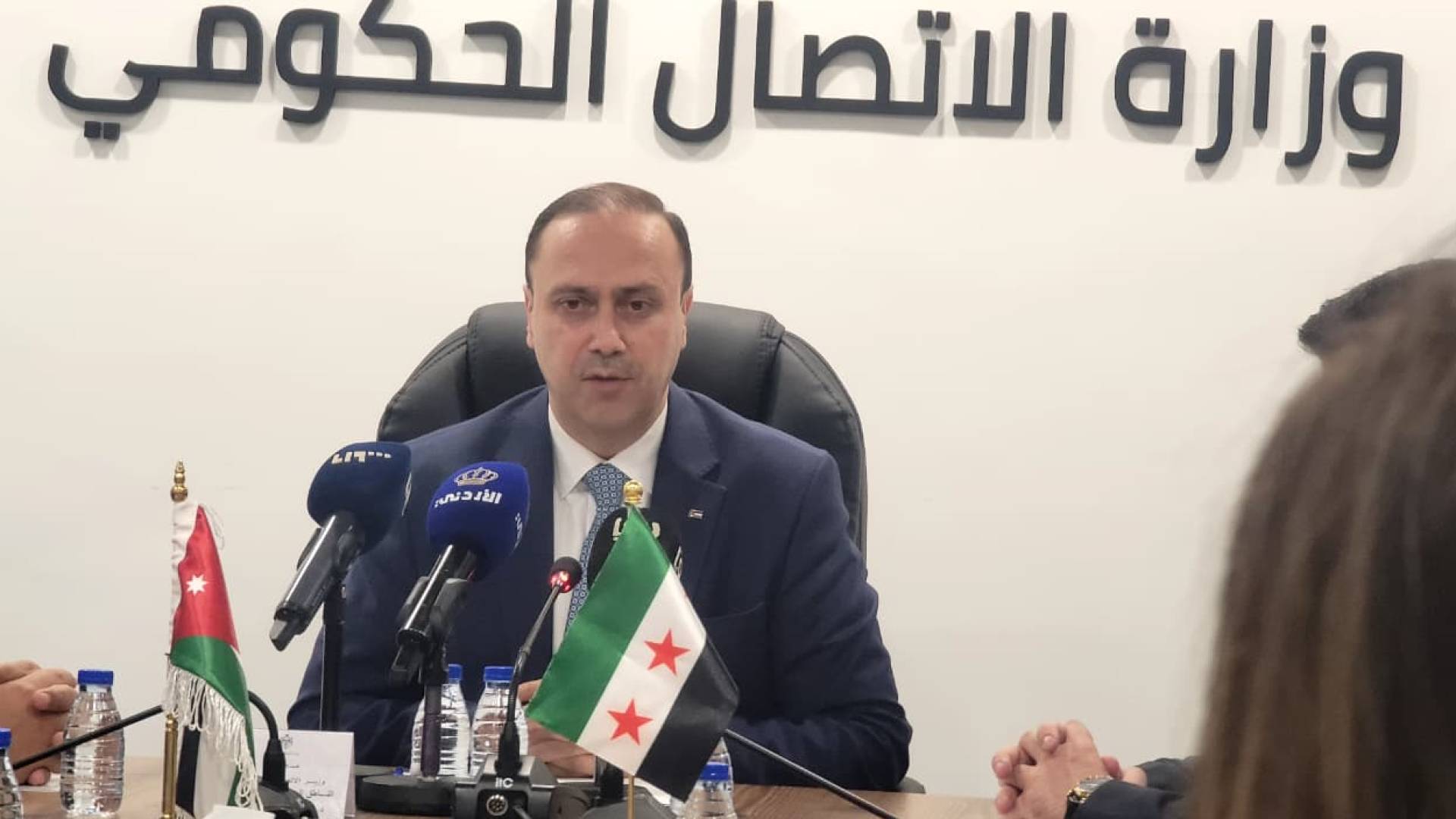 المومني