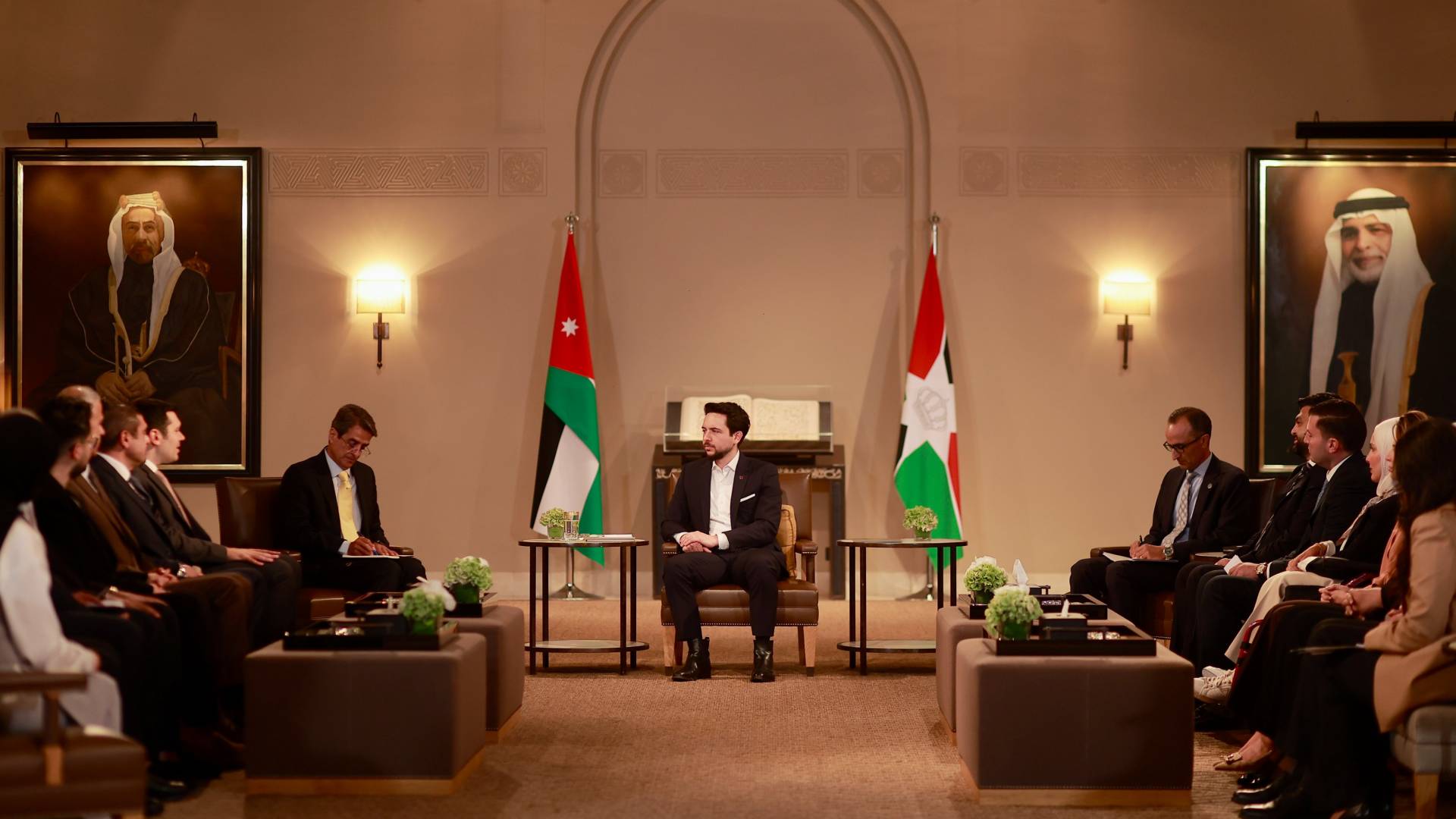 ولي العهد يلتقي الفائزين بجائزة الحسين بن عبدﷲ الثاني للعمل التطوعي في دورتها الثانية - فيديو