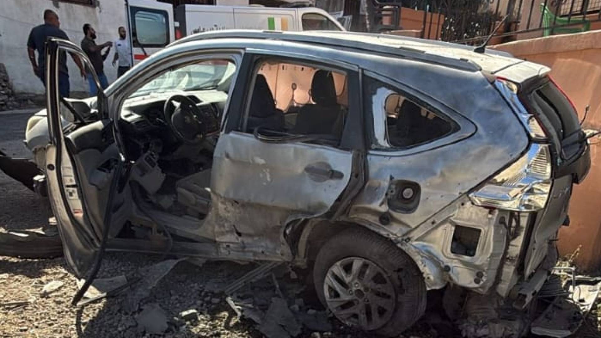 السيارة المستهدفة في دير عامص