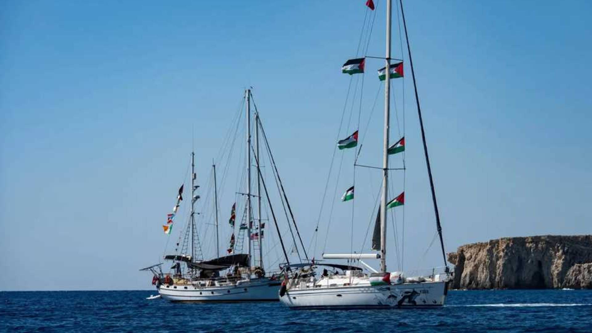 احدى سفن اسطول الصمود