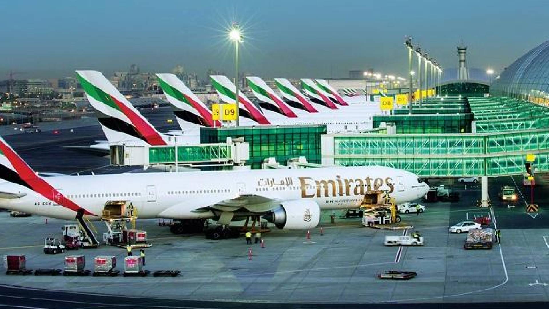 أحد المطارات الإماراتية .. ارشيفية