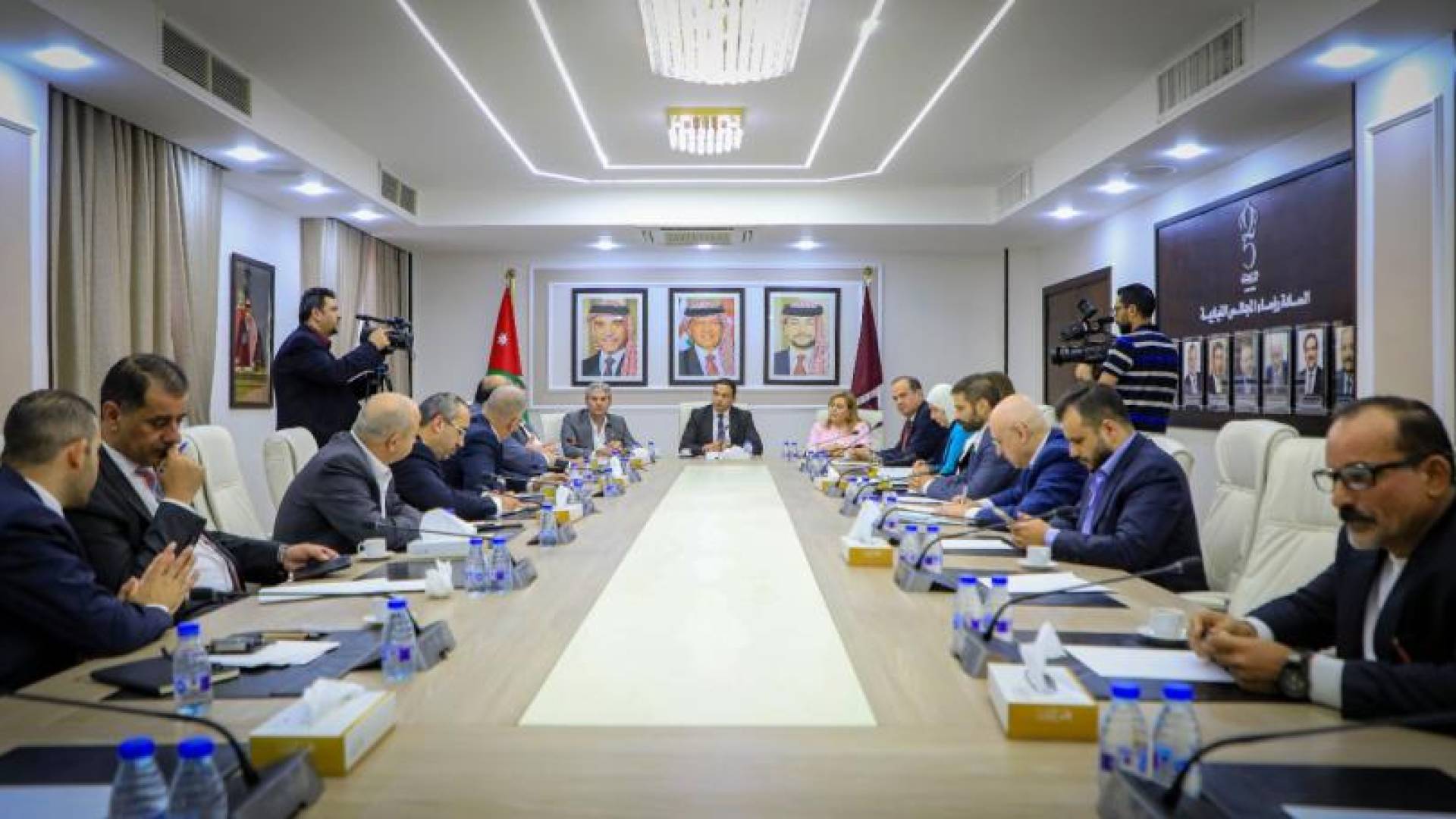 اجتماع نيابي موسع لبحث المخاطر المتنامية لتطبيقات القمار الإلكترونية