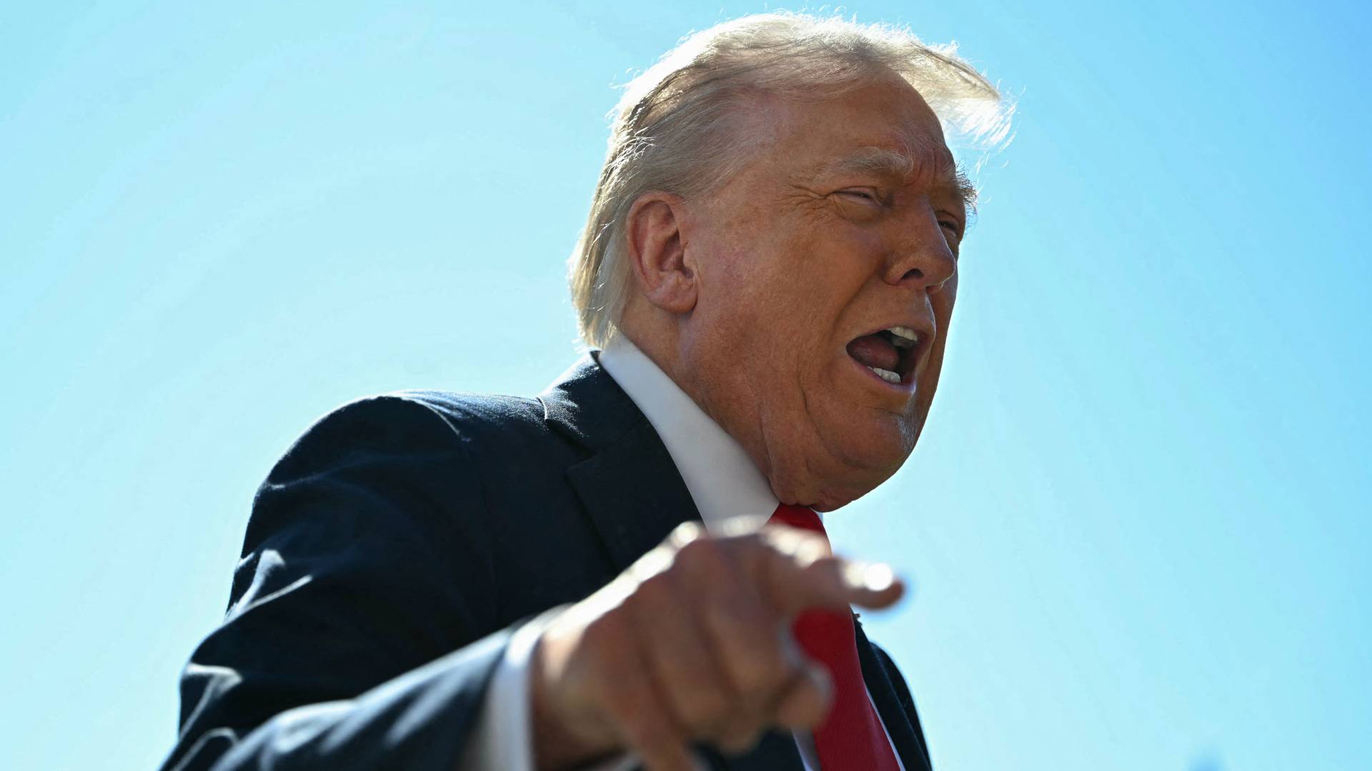 ترمب: عمدة شيكاغو وحاكم ولاية إلينوي يجب أن يكونا في السجن