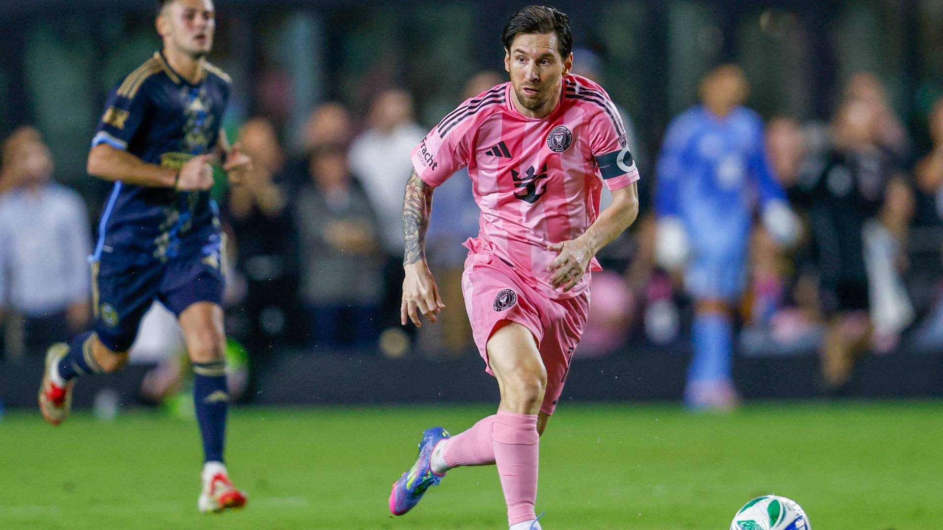 الأسطورة الأرجنتيني ليونيل ميسي