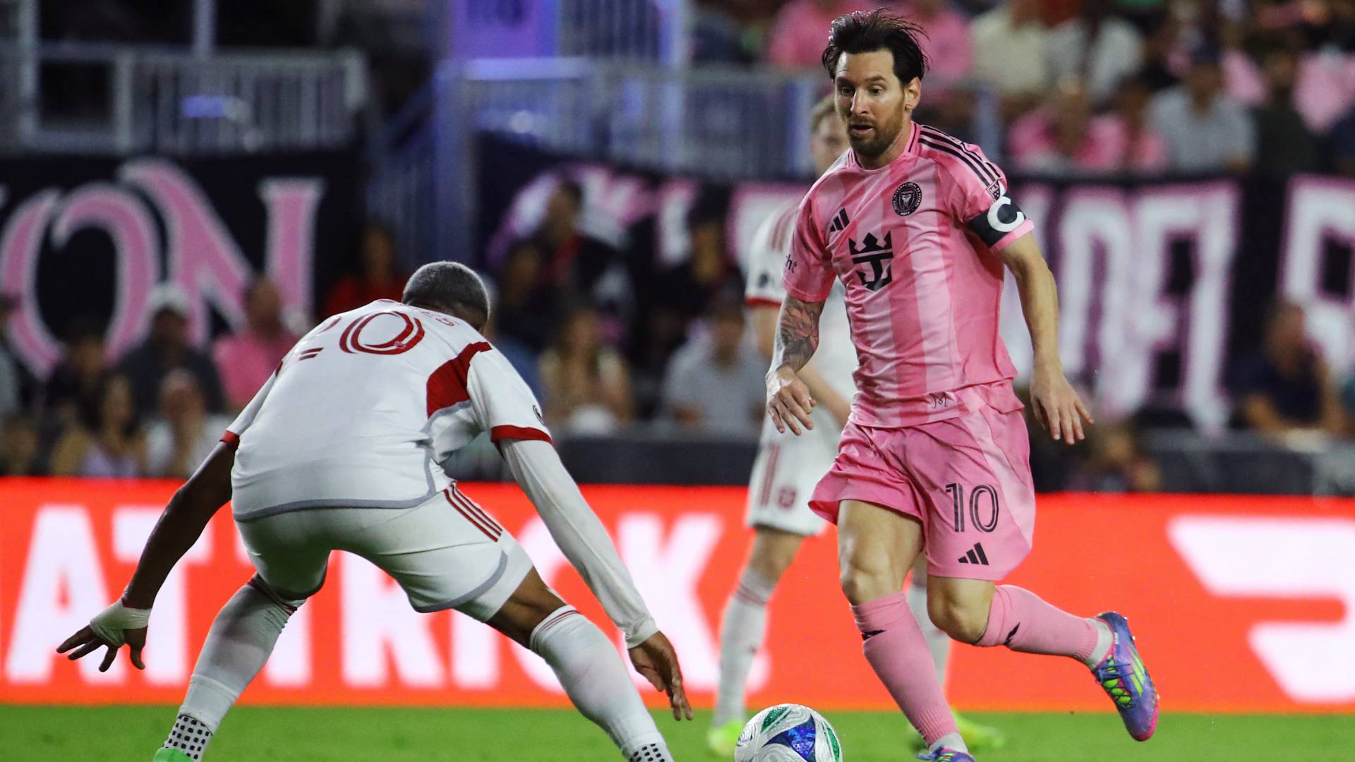 ليونيل ميسي من منافسات الدوري الأمريكي