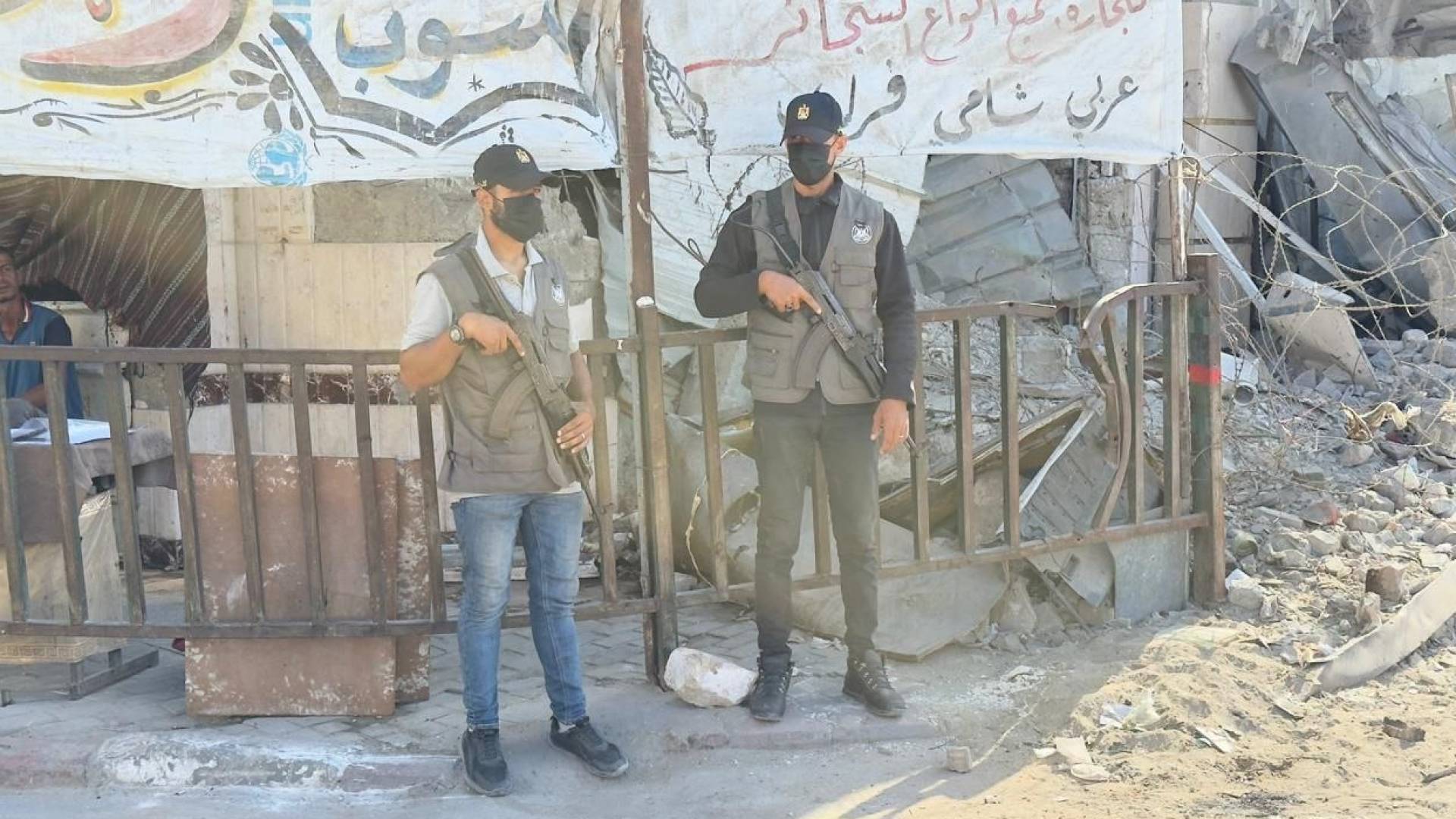 انتشار لعناصر الأمن الداخلي بغزة على مفترقات المدينة