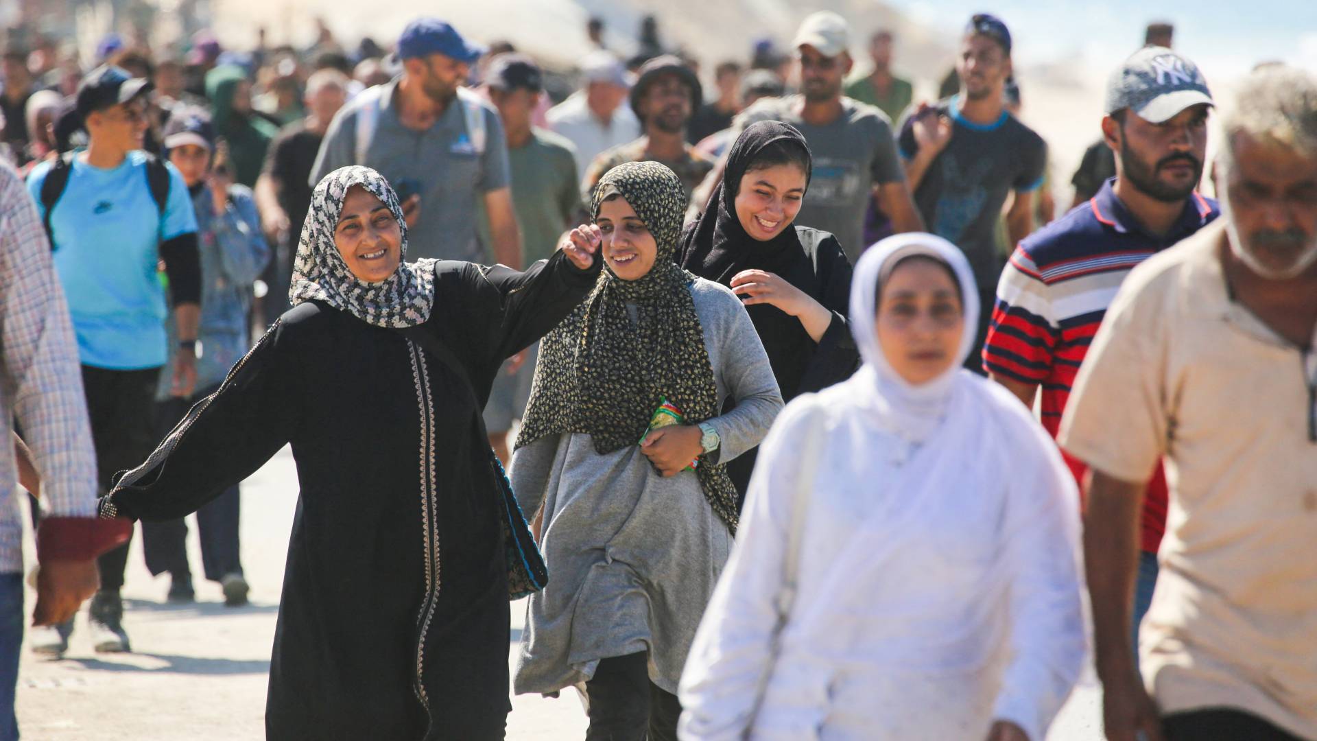 أهالي قطاع غزة بعدد إعلان وقف إطلاق النار