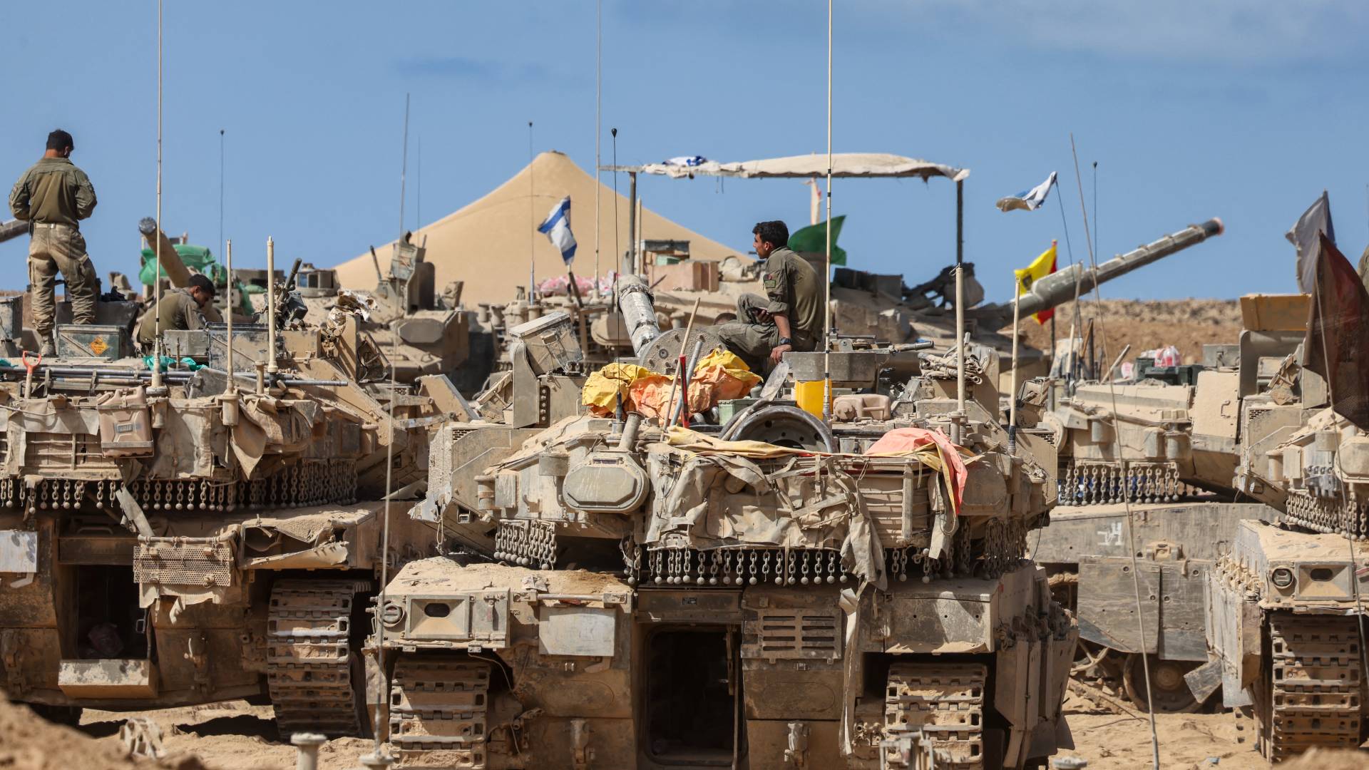 دبابات من جيش الاحتلال