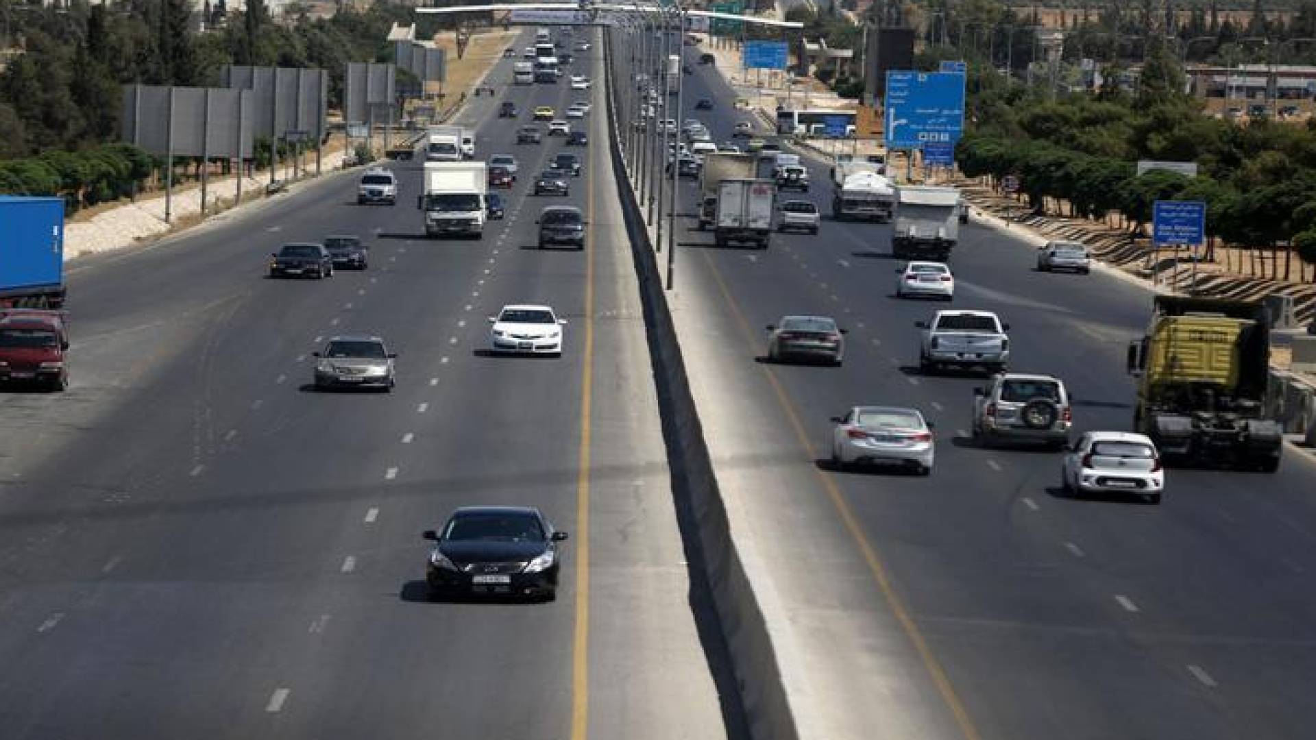 إدارة السير تعلن عن إغلاقات وتحويلات مرورية في عمان الجمعة