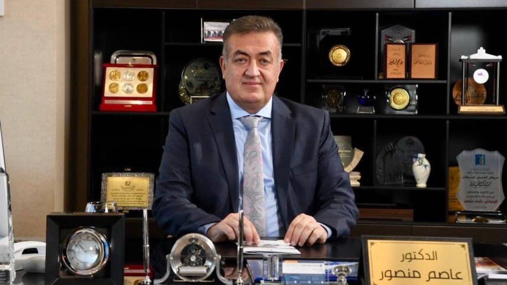 الدكتور عاصم منصور