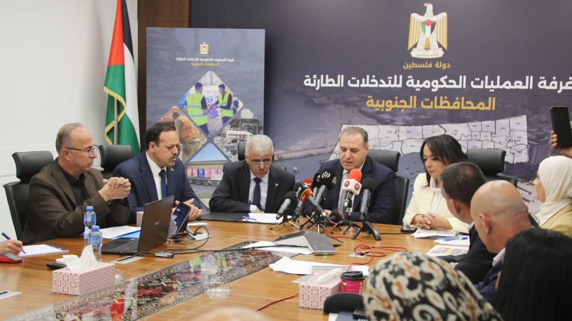 مؤتمر صحفي عقده وزير التربية والتعليم العالي الفلسطيني بحضور السفير الاردني لدى دولة فلسطين