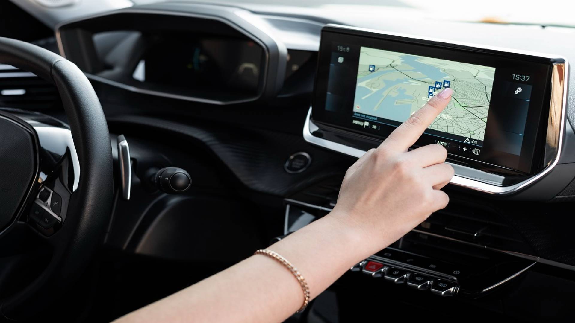 شاشة مركبة - تعبيرية