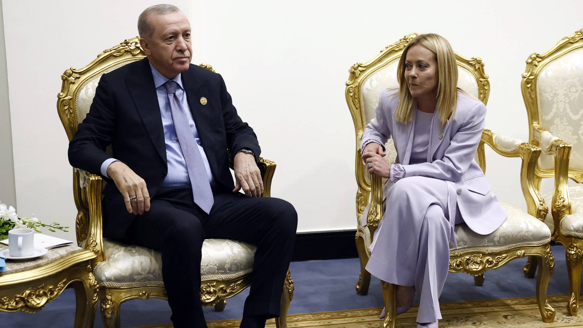 ميلوني لأردوغان: "قد أقتل أحدا" إن أقلعت عن التدخين