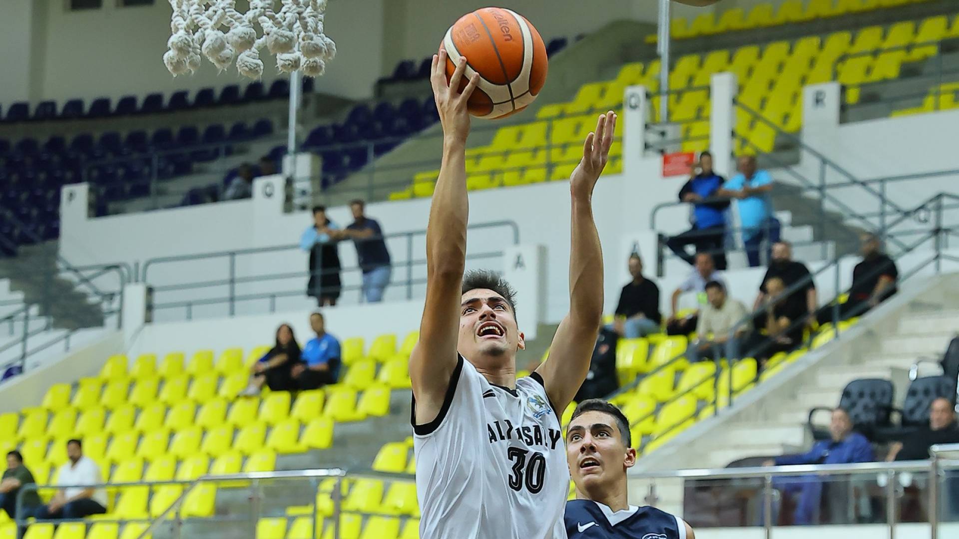 ترتيبات مكثفة.. ديربي الفيصلي والوحدات التاريخي يختتم ذهاب الدوري التصنيفي للسلة