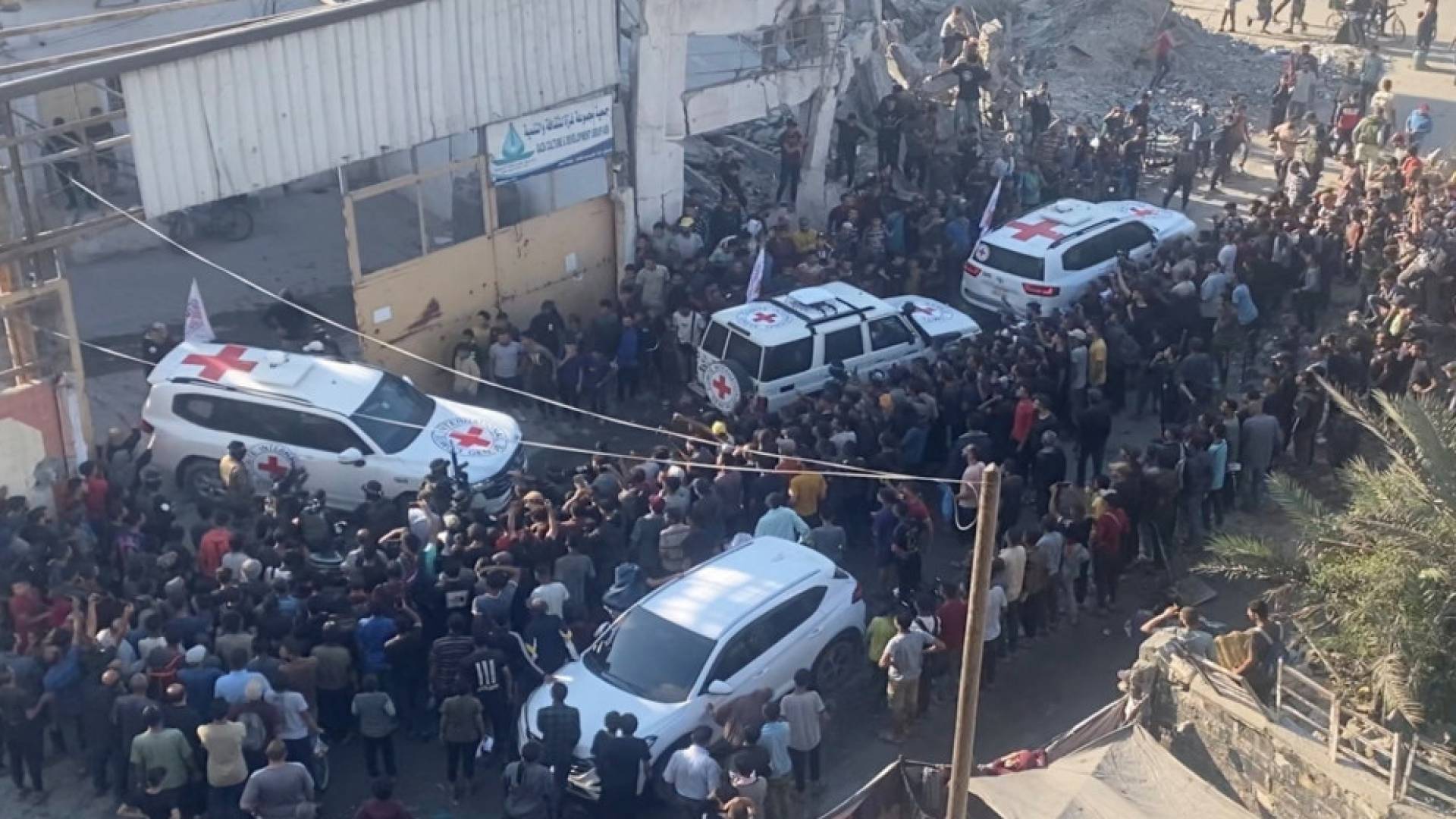 تسليم  جثامين اربع محتجزين من