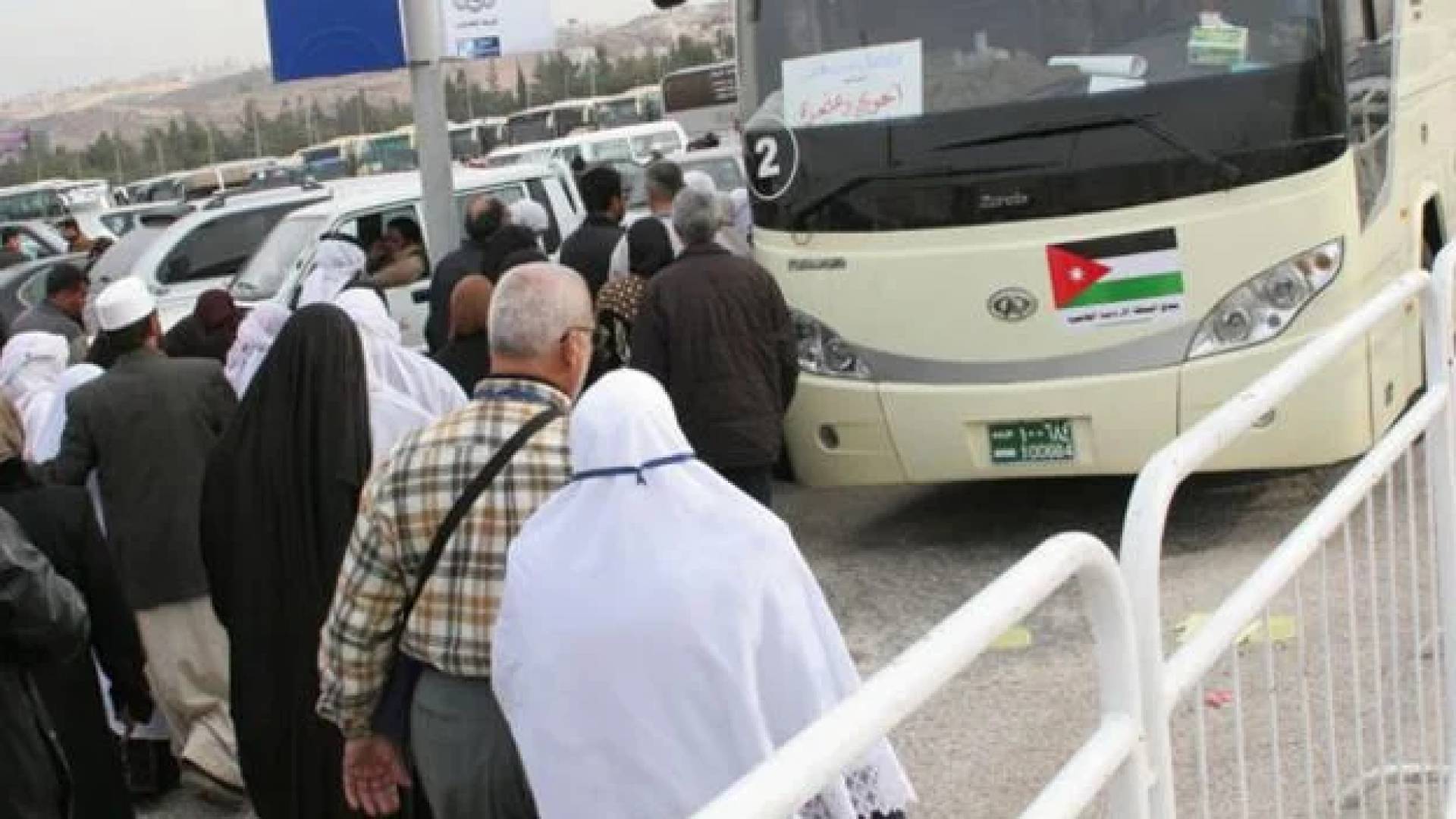 قبل موسم الحج 2026.. "النقل النيابية" تطالب بحل أزمة الحافلات الأردنية مع السعودية