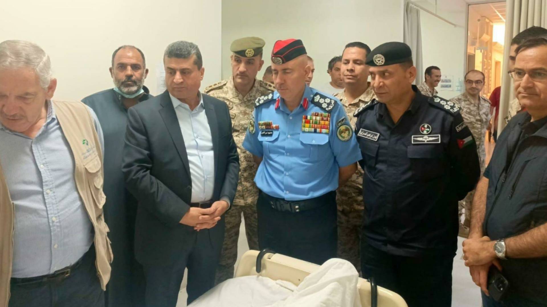 بعد حادثة تسرب الغاز.. مسؤولو العقبة يتفقدون المصابين والأمن العام يفتح تحقيقا