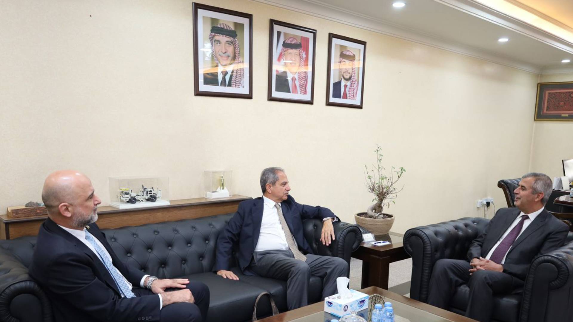 الأردن يؤكد استعداده لتزويد لبنان بالكهرباء والغاز الطبيعي