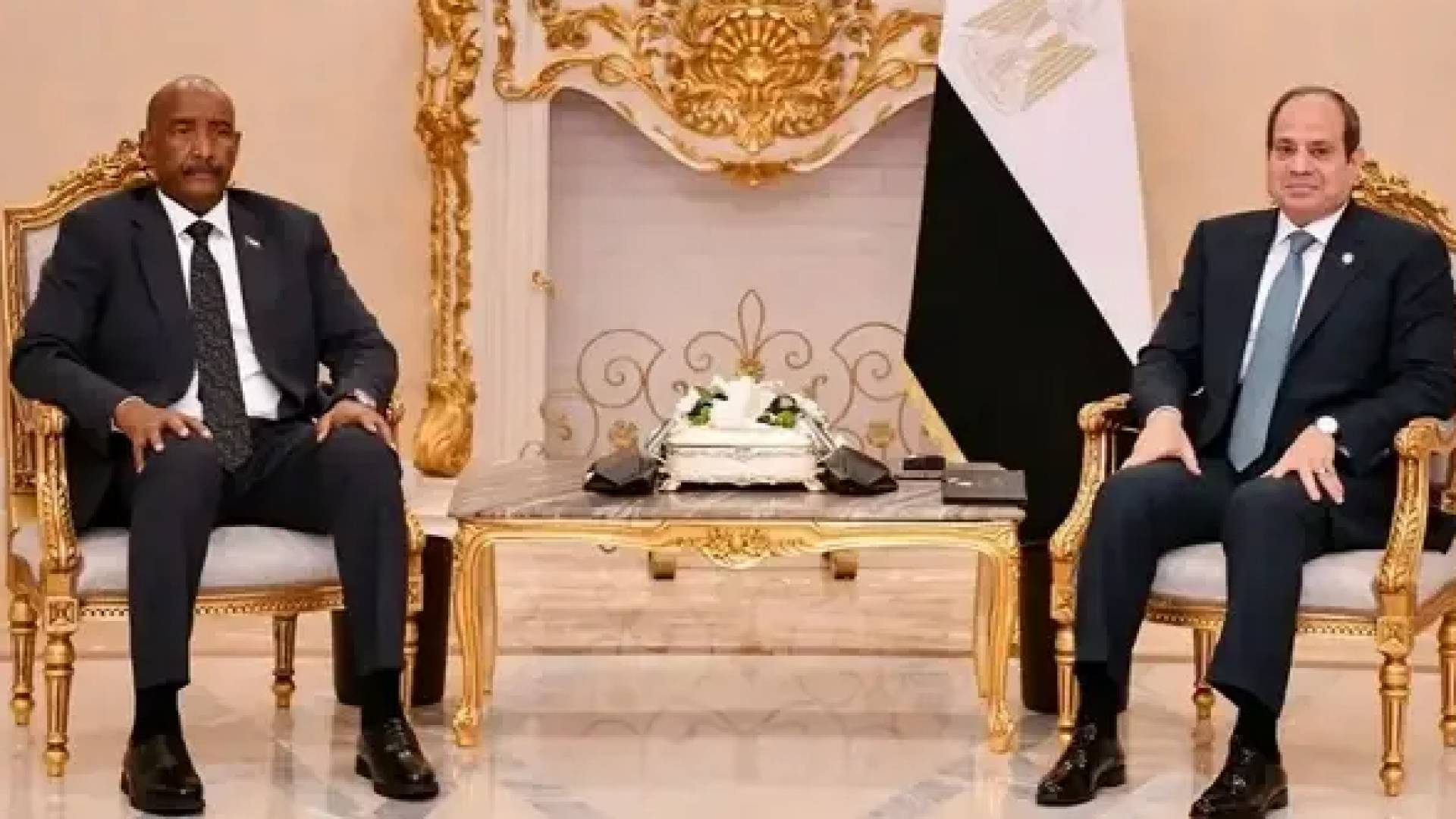 في زيارة للقاهرة.. البرهان والسيسي يبحثان تطورات الحرب السودانية وتعزيز التعاون