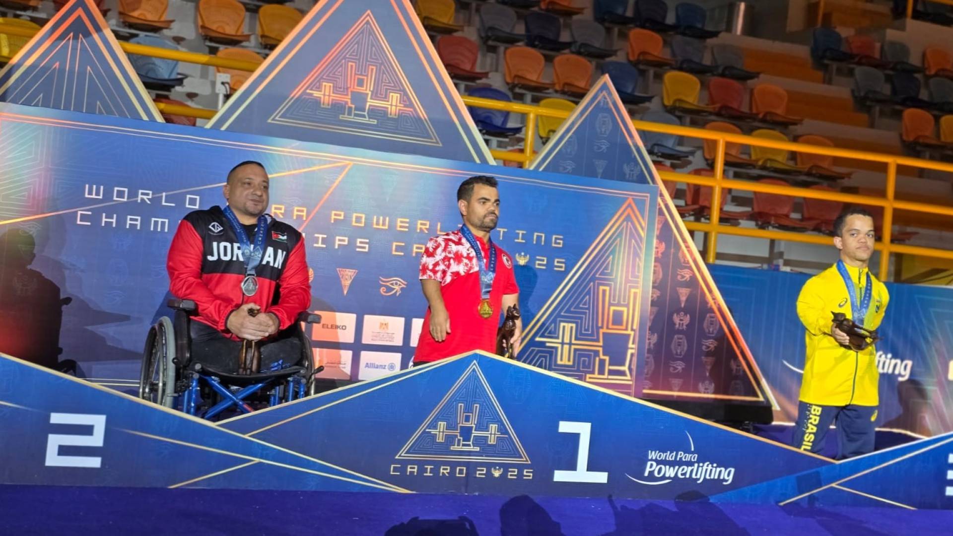 من تتويج  البطل المخضرم عمر قرادة