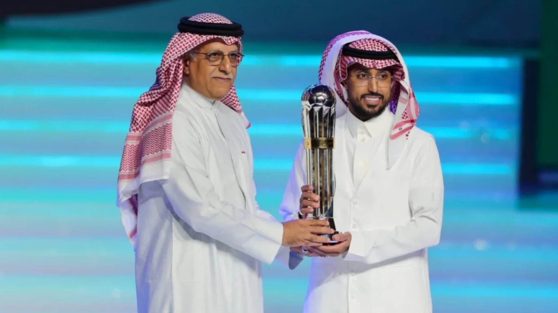 من تتويج سالم الدوسري